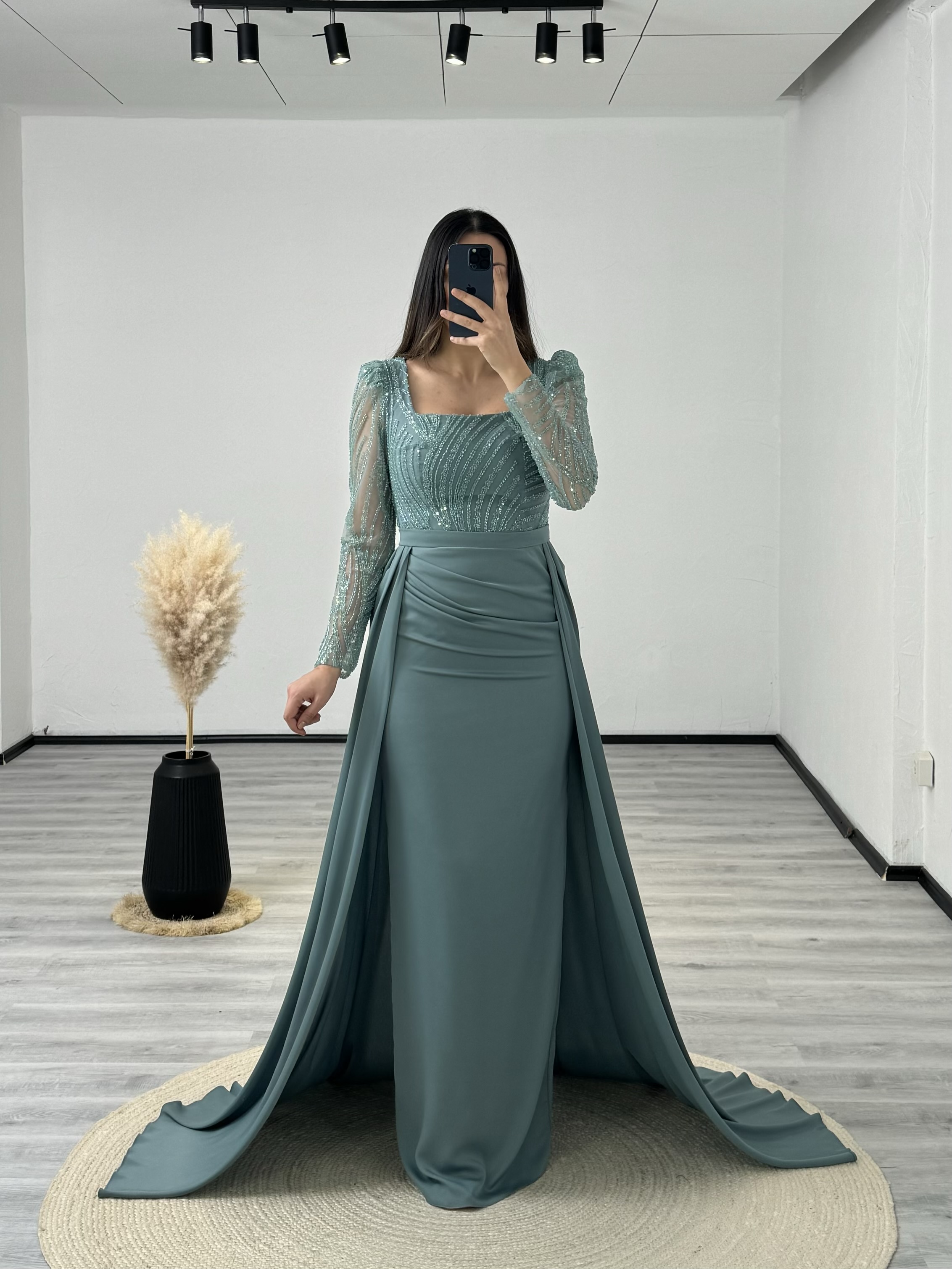 Gloriya Dress